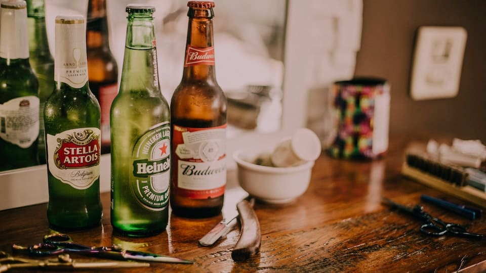 Warum Bier in grünen Flaschen verkauft wird