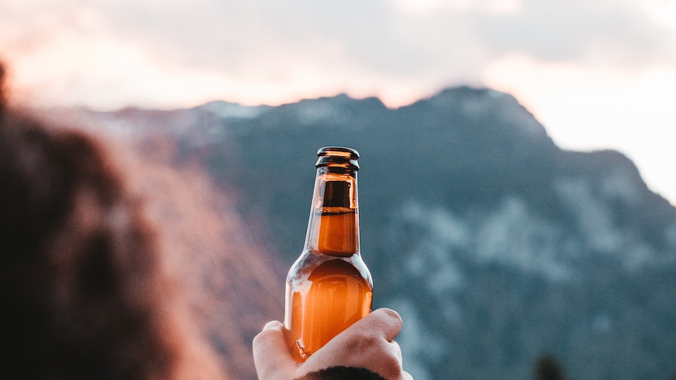 Alkoholfreies Bier Wie wird der Alkoholgehalt entfernt und beeinflusst dies den Geschmack