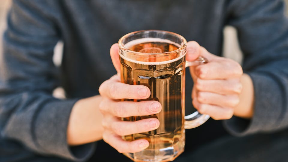Warum kann die Fahrtüchtigkeit bereits durch geringe mengen Alkohol beeinträchtigt werden Lösung