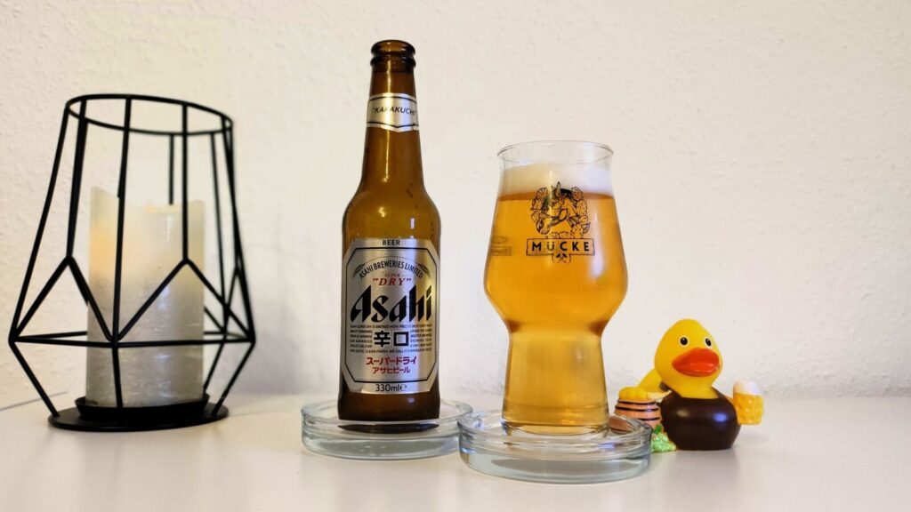 Asahi Super Dry im Glas