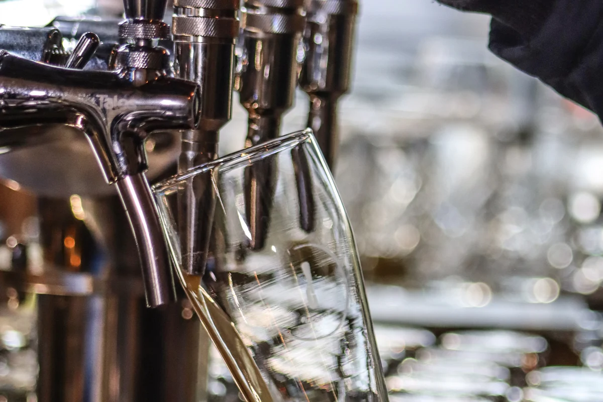 Bierzapfanlage für zu Hause: Lohnt sich Fassbier im eigenen Partykeller?