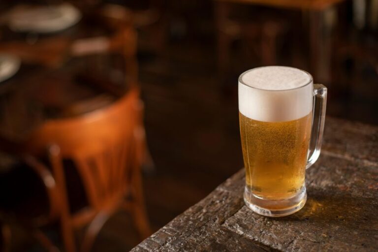 Wie wirkt sich die Lagerung von Bier in ehemaligen Bourbon-Fässern auf den Geschmack aus