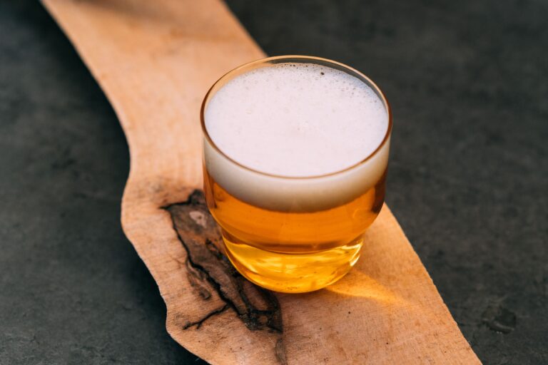 Bier zum Spieleabend Welche Sorte passt zu Skat, Poker und Brettspiel