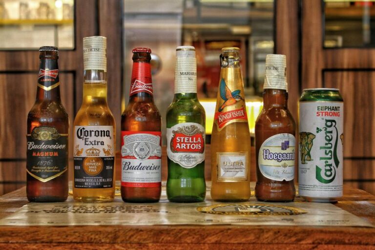 Welche Hopfenarten sorgen für Zitrusaromen in Craft-Bieren